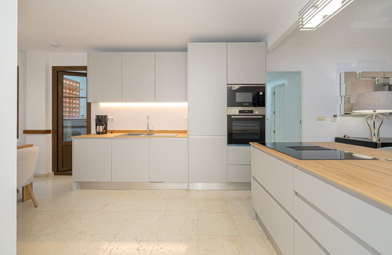 3 bedroom Apartment for sale in Altea with pool garage - € 700,000 (Ref: 9518268)