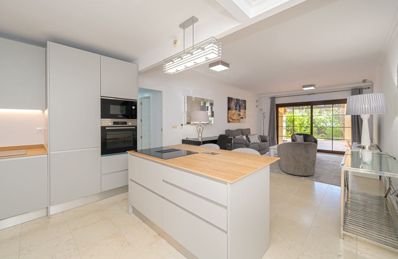 3 bedroom Apartment for sale in Altea with pool garage - € 700,000 (Ref: 9518268)