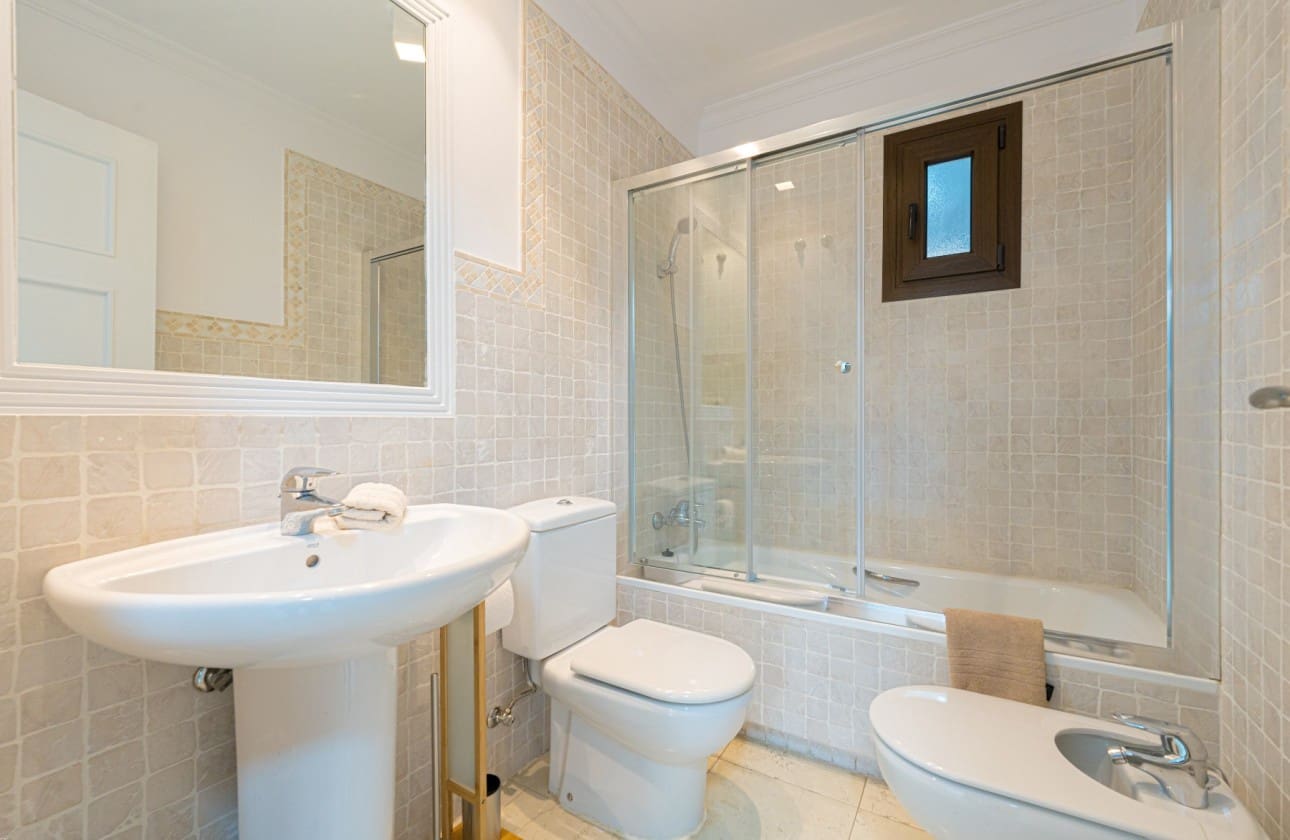 3 bedroom Apartment for sale in Altea with pool garage - € 700,000 (Ref: 9518268)