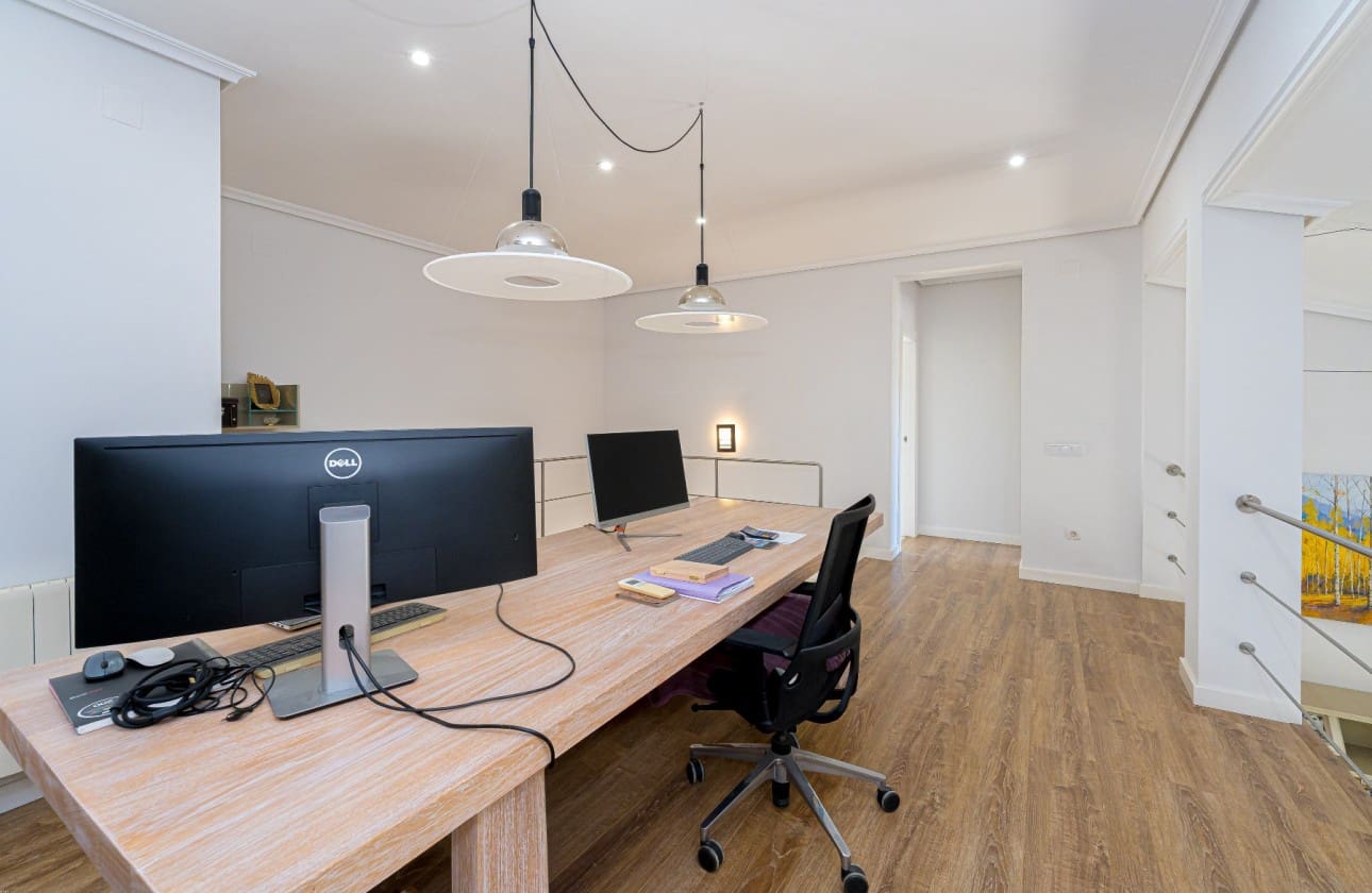 3 bedroom Villa for sale in Altea with pool - € 950,000 (Ref: 9570347)