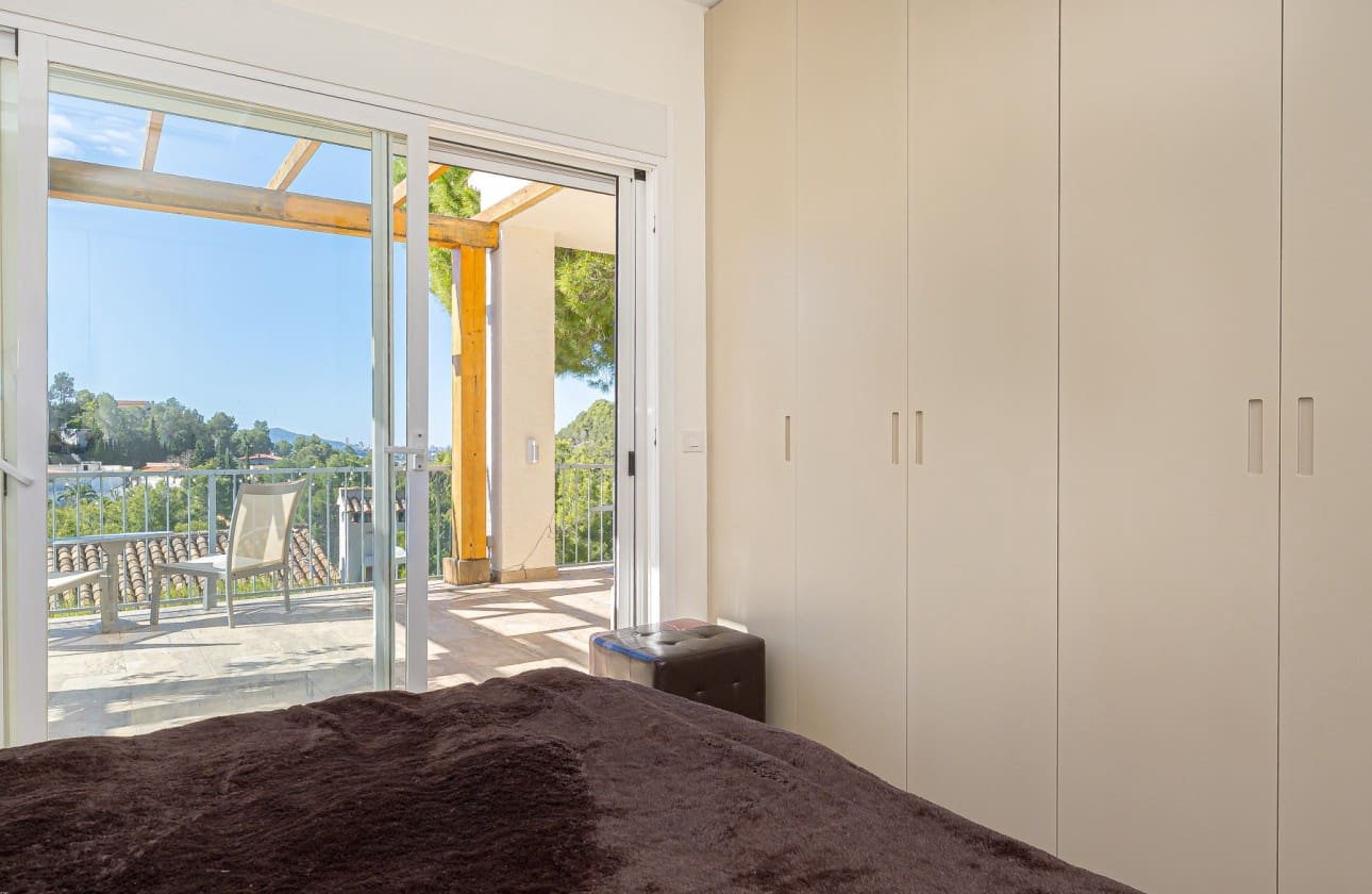 3 bedroom Villa for sale in Altea with pool - € 950,000 (Ref: 9570347)