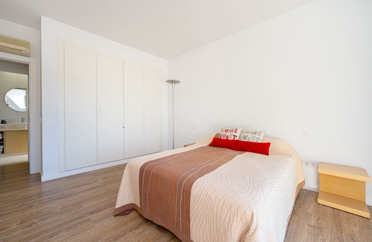 3 bedroom Villa for sale in Altea with pool - € 950,000 (Ref: 9570347)