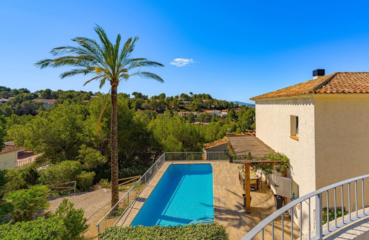 3 bedroom Villa for sale in Altea with pool - € 950,000 (Ref: 9570347)