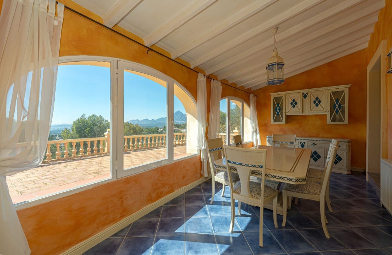 Chalet de 4 habitaciones en Altea en venta con piscina garaje - 920.000 € (Ref: 9682248)