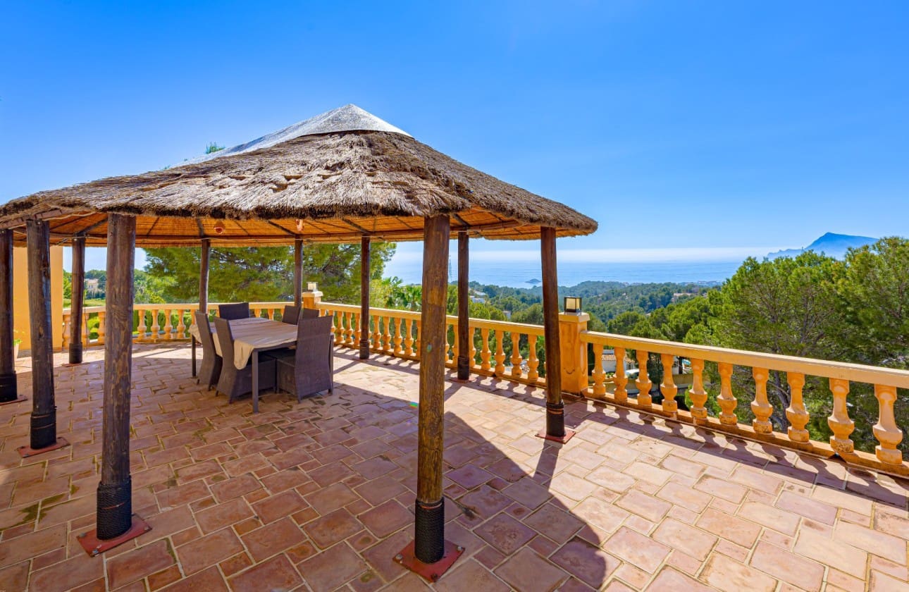 Chalet de 4 habitaciones en Altea en venta con piscina garaje - 920.000 € (Ref: 9682248)