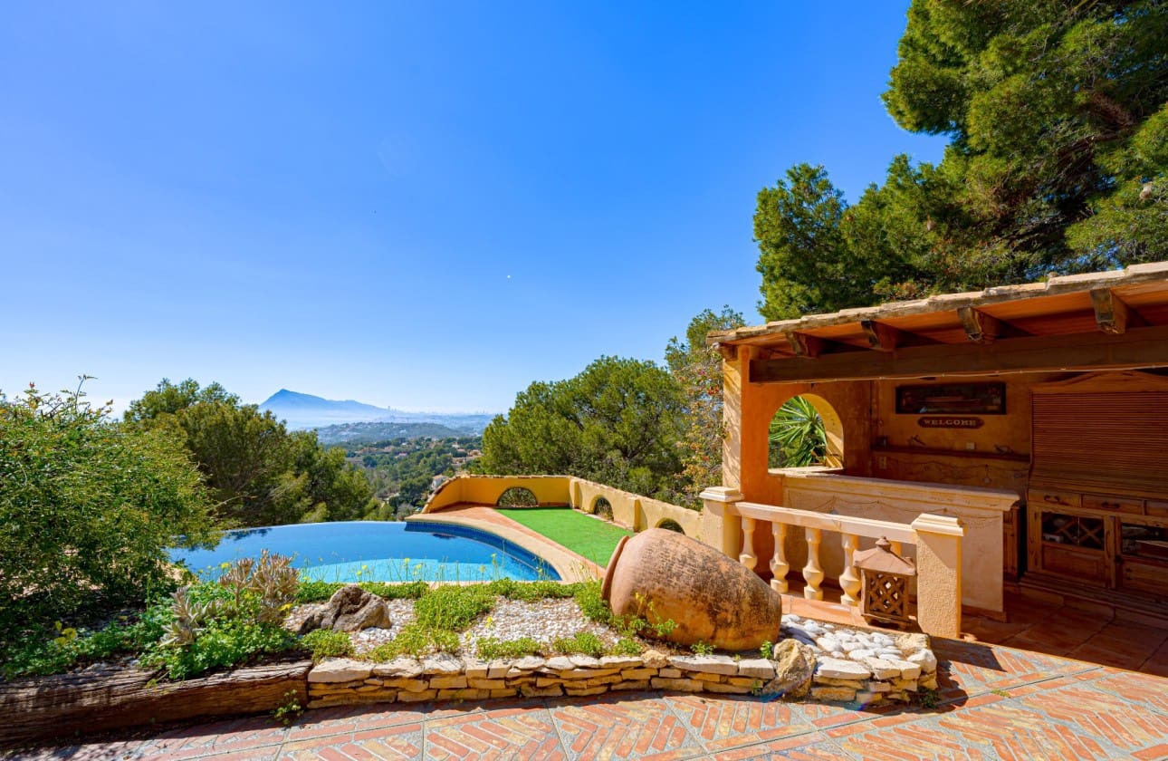 Chalet de 4 habitaciones en Altea en venta con piscina garaje - 920.000 € (Ref: 9682248)