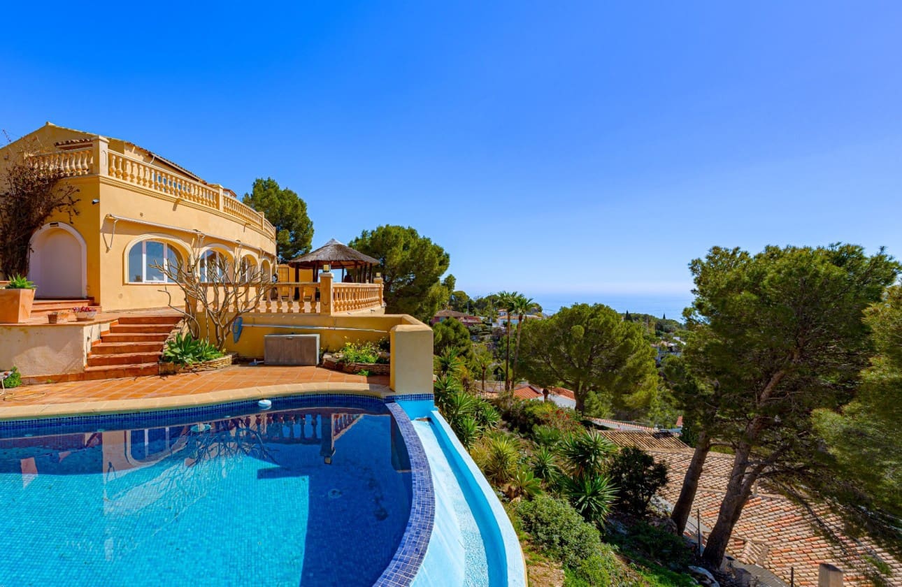 Chalet de 4 habitaciones en Altea en venta con piscina garaje - 920.000 € (Ref: 9682248)