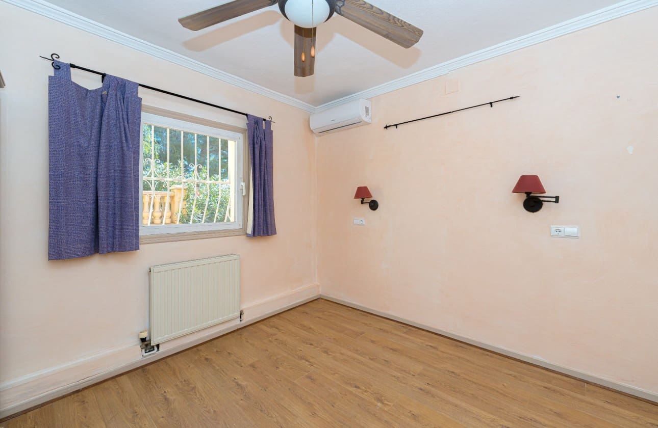 Chalet de 4 habitaciones en Altea en venta con piscina garaje - 920.000 € (Ref: 9714356)