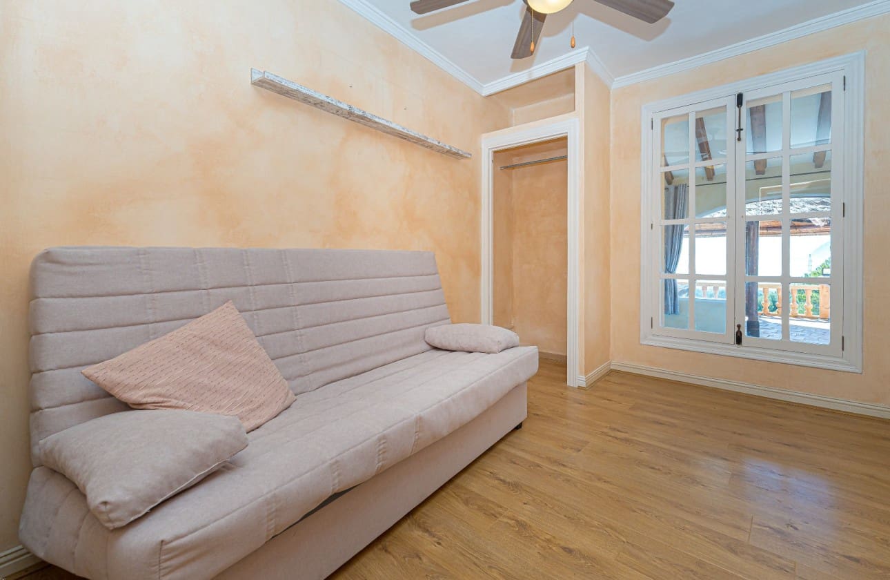 Chalet de 4 habitaciones en Altea en venta con piscina garaje - 920.000 € (Ref: 9714356)