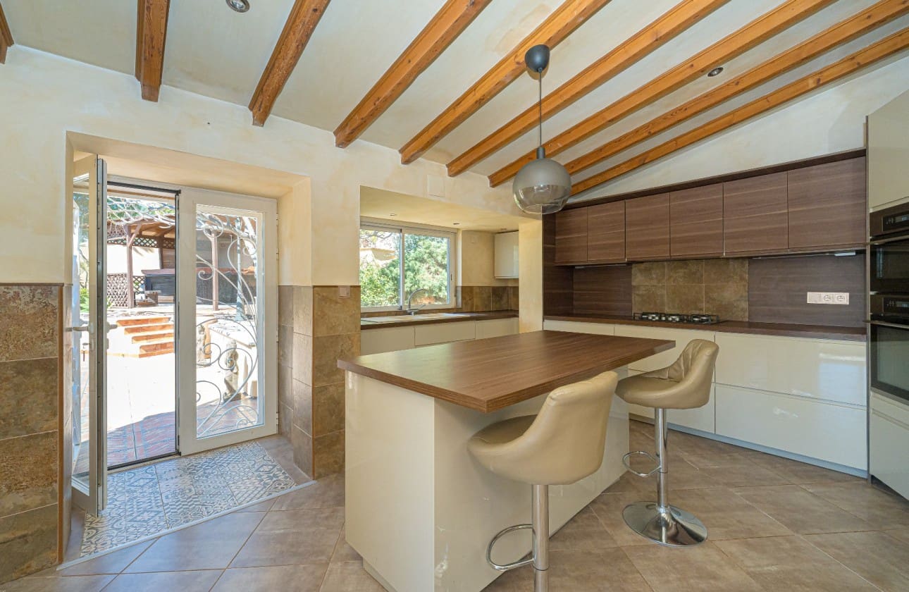 Chalet de 4 habitaciones en Altea en venta con piscina garaje - 920.000 € (Ref: 9714356)