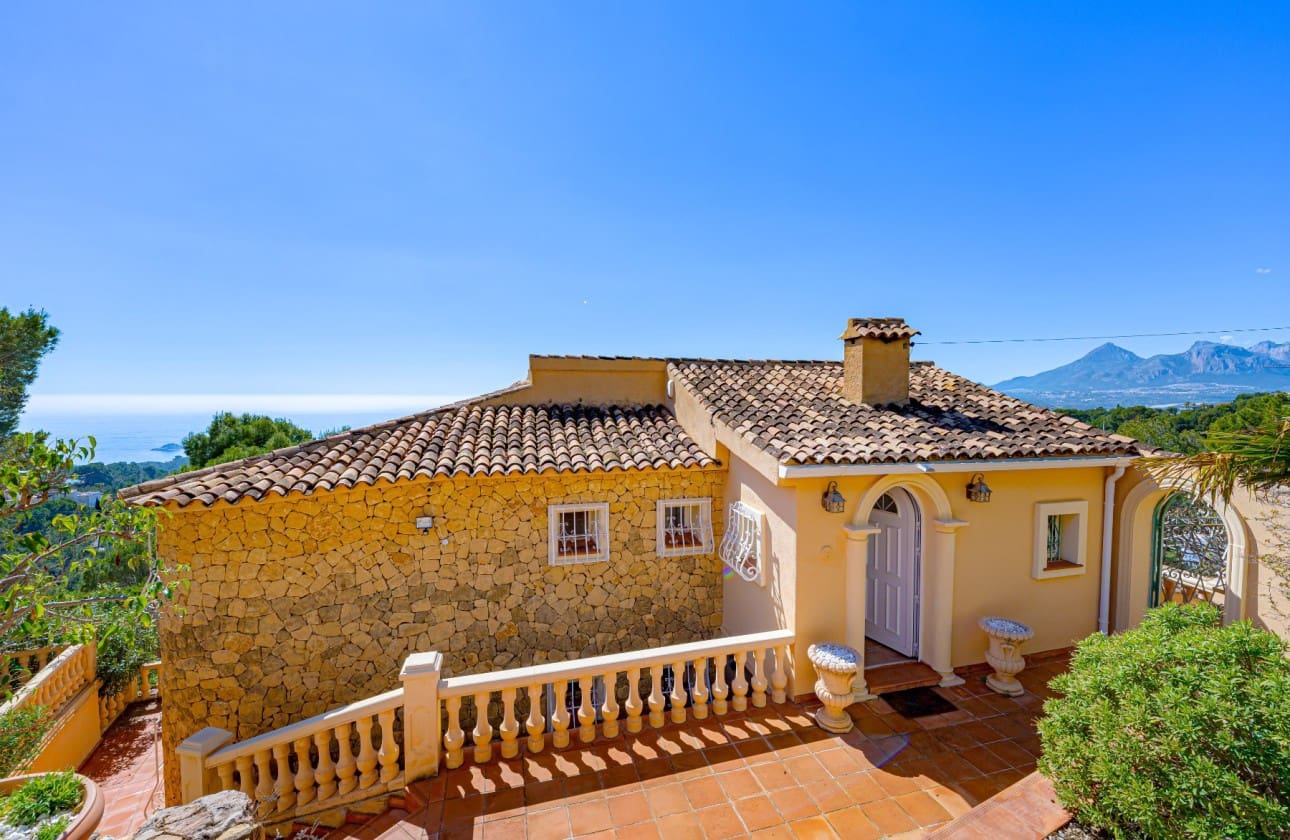 Chalet de 4 habitaciones en Altea en venta con piscina garaje - 920.000 € (Ref: 9714356)