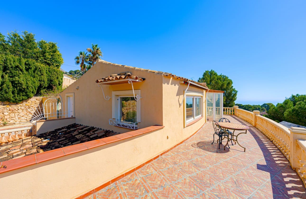 Chalet de 4 habitaciones en Altea en venta con piscina garaje - 920.000 € (Ref: 9714356)