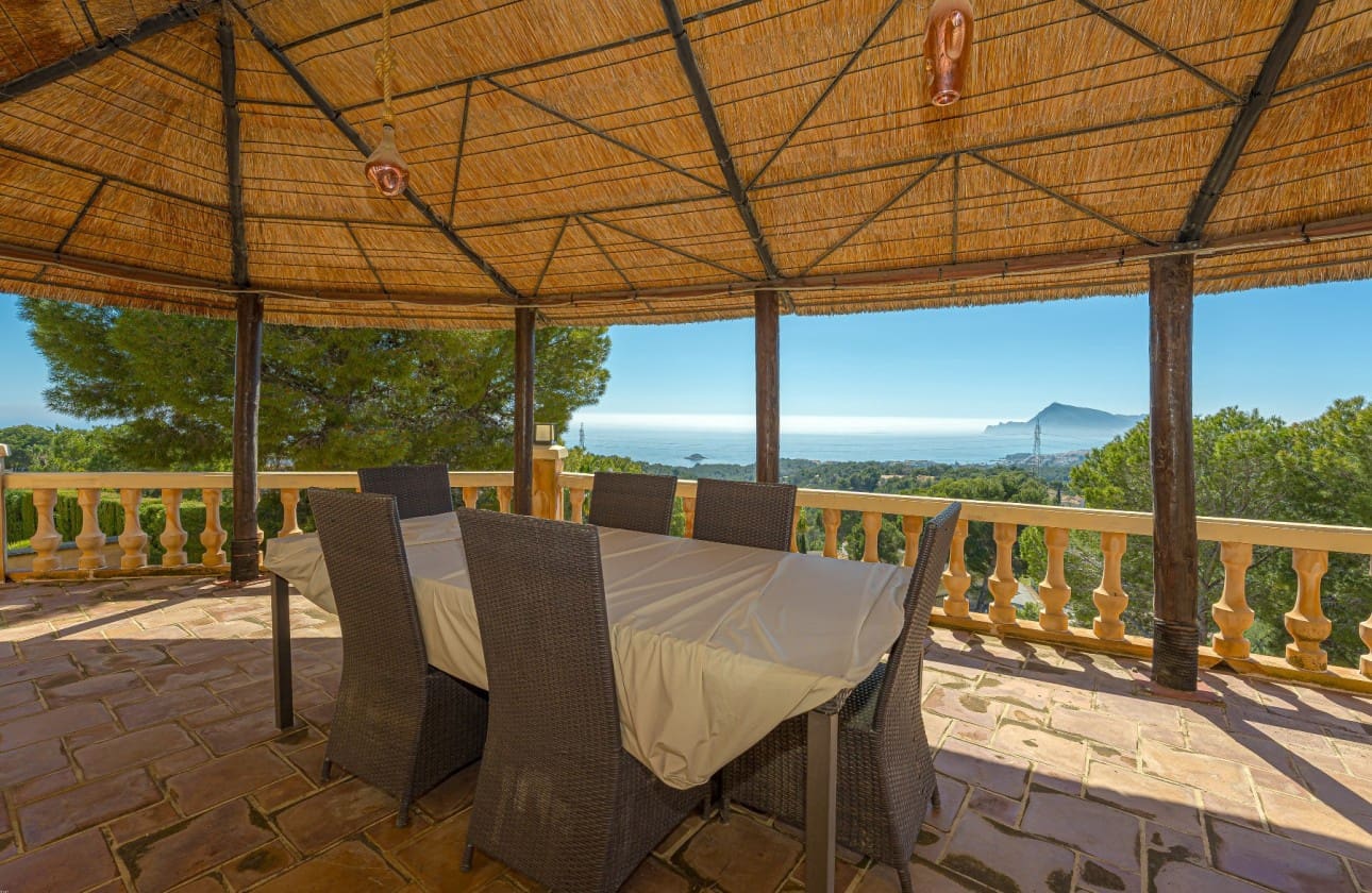 Chalet de 4 habitaciones en Altea en venta con piscina garaje - 920.000 € (Ref: 9714356)