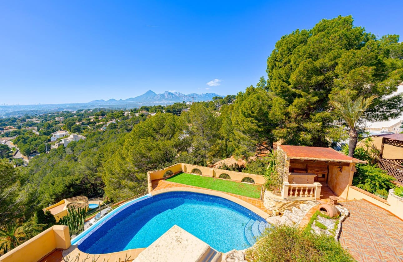 Chalet de 4 habitaciones en Altea en venta con piscina garaje - 920.000 € (Ref: 9714356)