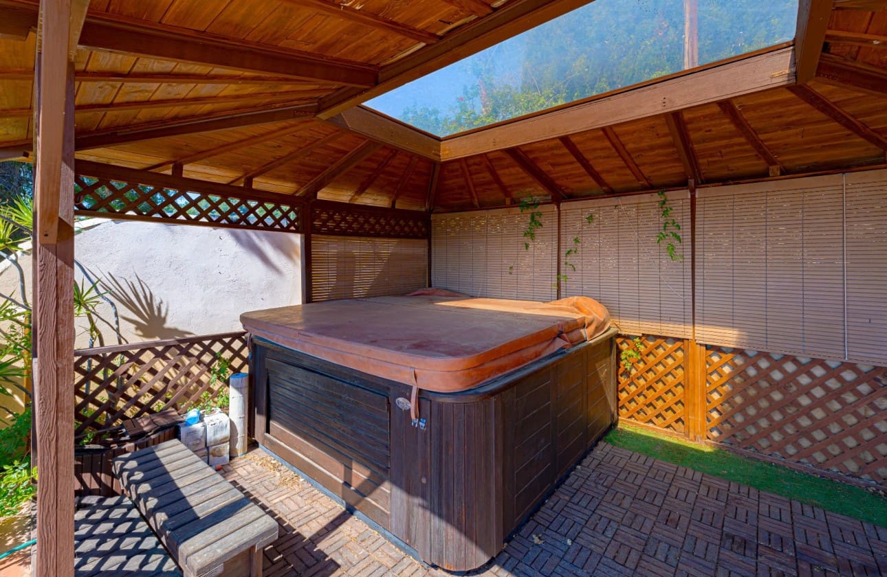 Chalet de 4 habitaciones en Altea en venta con piscina garaje - 920.000 € (Ref: 9714356)