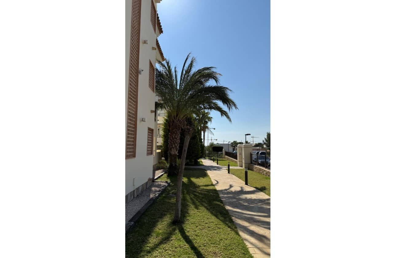 3 Zimmer Penthouse zu verkaufen in Finestrat mit Pool Garage - 450.000 € (Ref: 9747484)