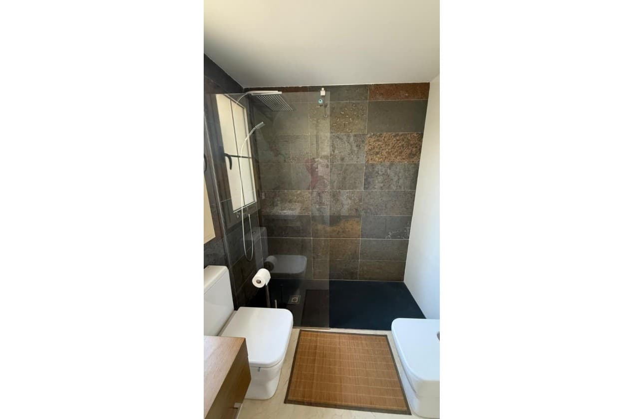 3 Zimmer Penthouse zu verkaufen in Finestrat mit Pool Garage - 450.000 € (Ref: 9747484)