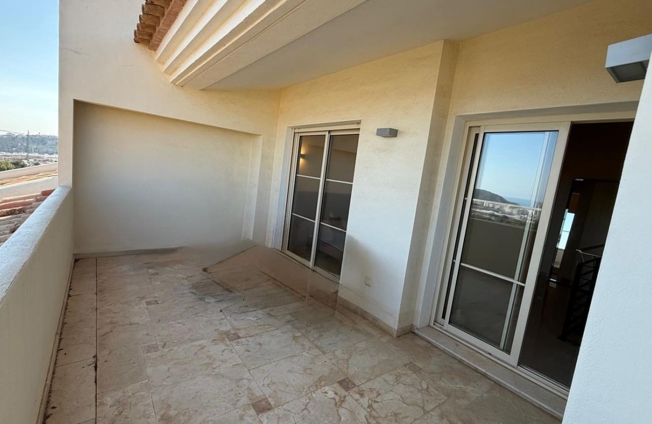 3 Zimmer Penthouse zu verkaufen in Finestrat mit Pool Garage - 450.000 € (Ref: 9747484)