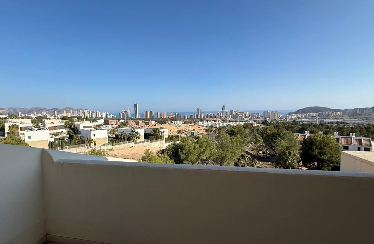 3 Zimmer Penthouse zu verkaufen in Finestrat mit Pool Garage - 450.000 € (Ref: 9747484)
