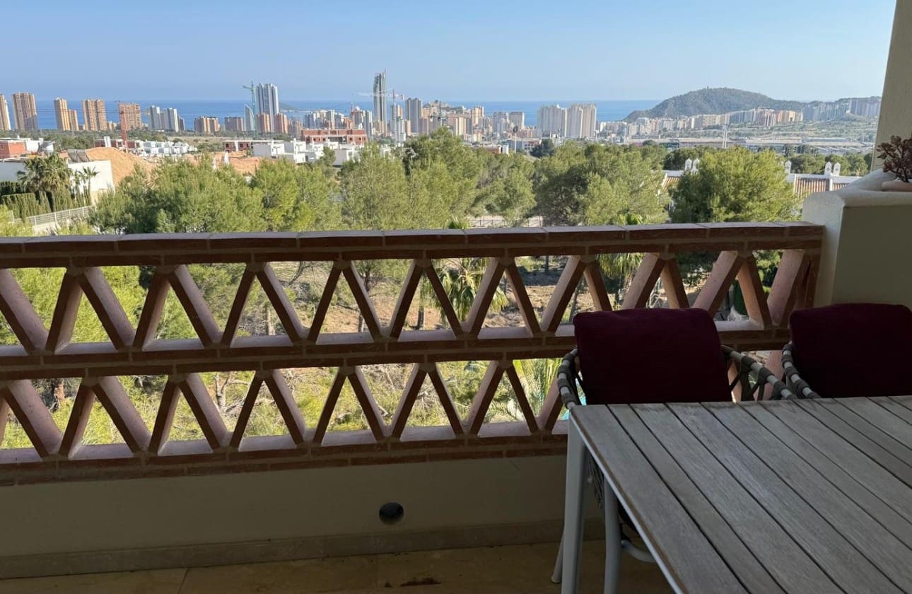 3 Zimmer Penthouse zu verkaufen in Finestrat mit Pool Garage - 450.000 € (Ref: 9747484)