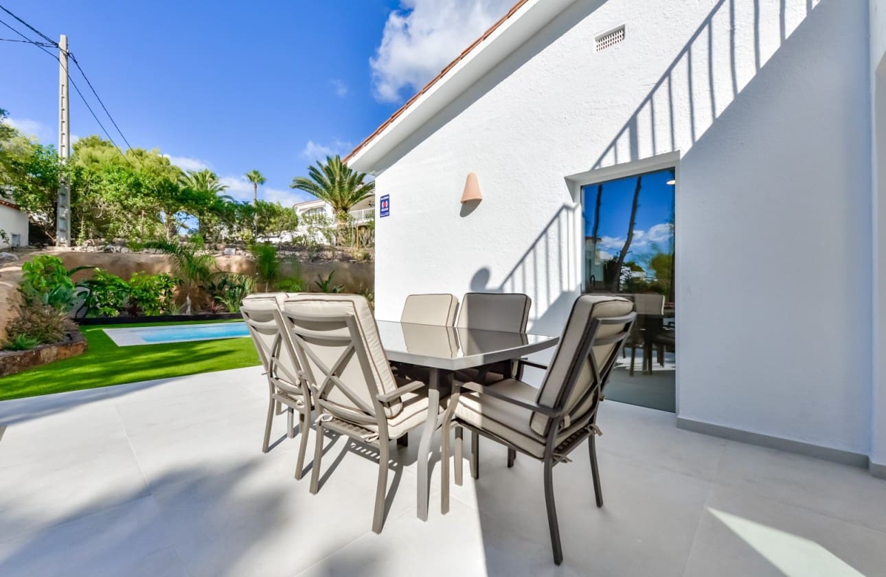 3 soveværelse Villa til salg i Altea med swimmingpool - € 695.000 (Ref: 9796582)