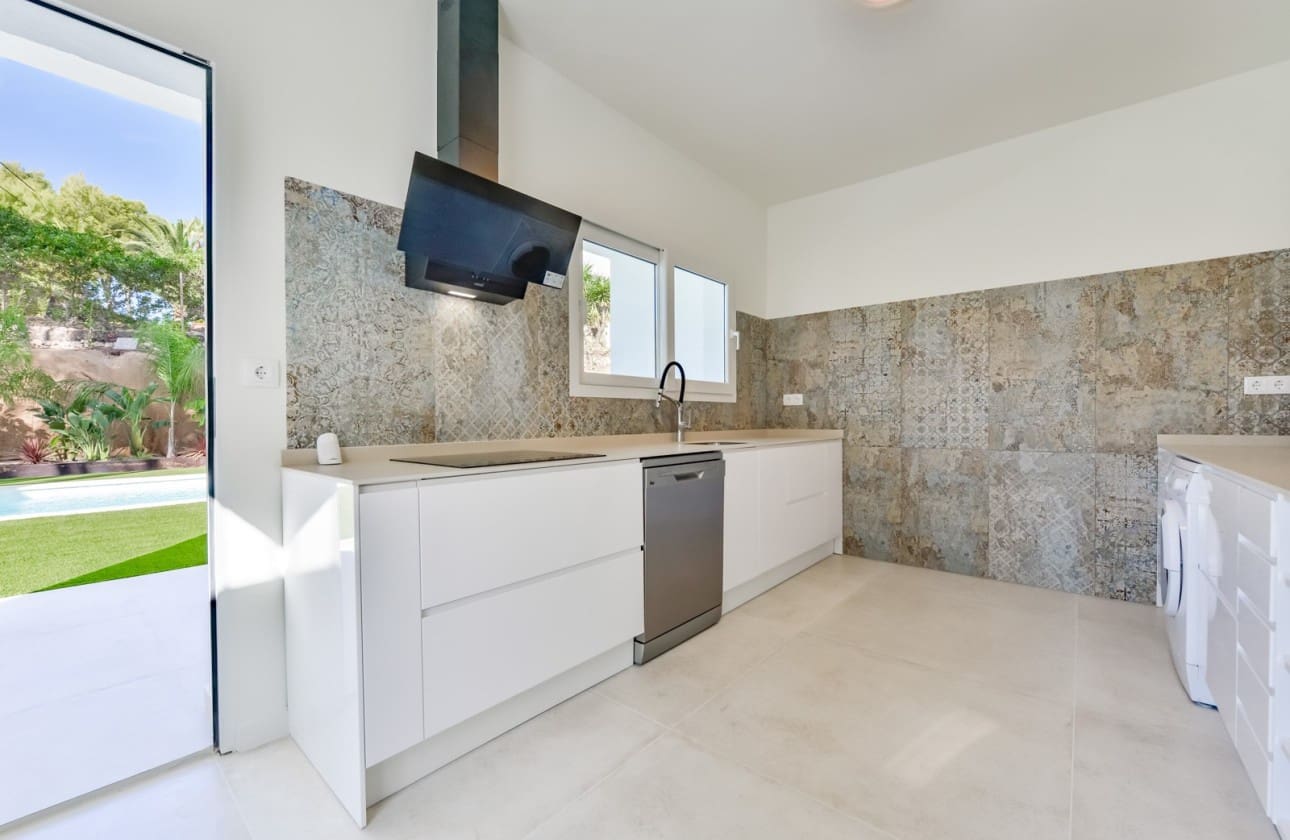 3 soveværelse Villa til salg i Altea med swimmingpool - € 695.000 (Ref: 9796582)