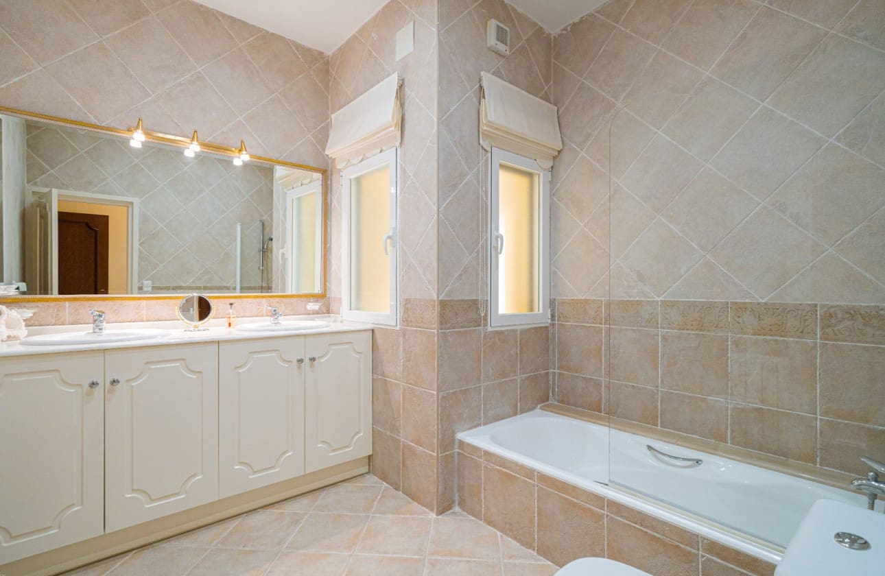 5 soveværelse Villa til salg i Altea med swimmingpool garage - € 1.375.000 (Ref: 9796583)