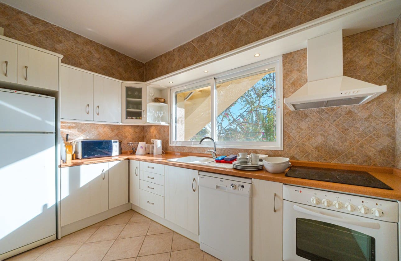 5 soveværelse Villa til salg i Altea med swimmingpool garage - € 1.375.000 (Ref: 9796583)