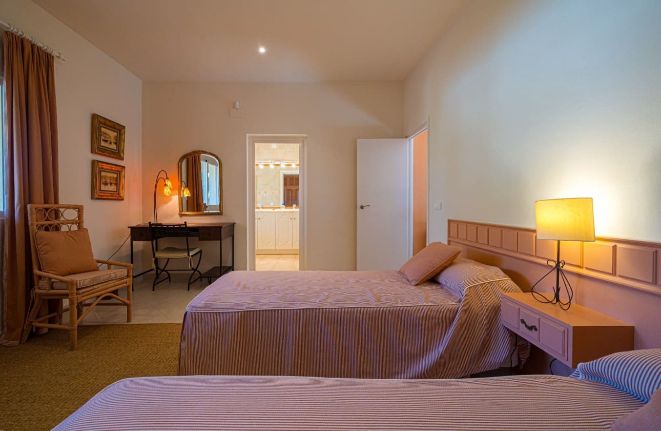 5 soveværelse Villa til salg i Altea med swimmingpool garage - € 1.375.000 (Ref: 9796583)