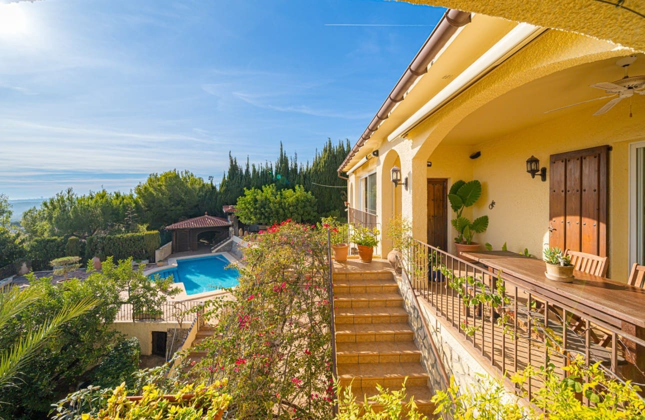 5 soveværelse Villa til salg i Altea med swimmingpool garage - € 1.375.000 (Ref: 9796583)