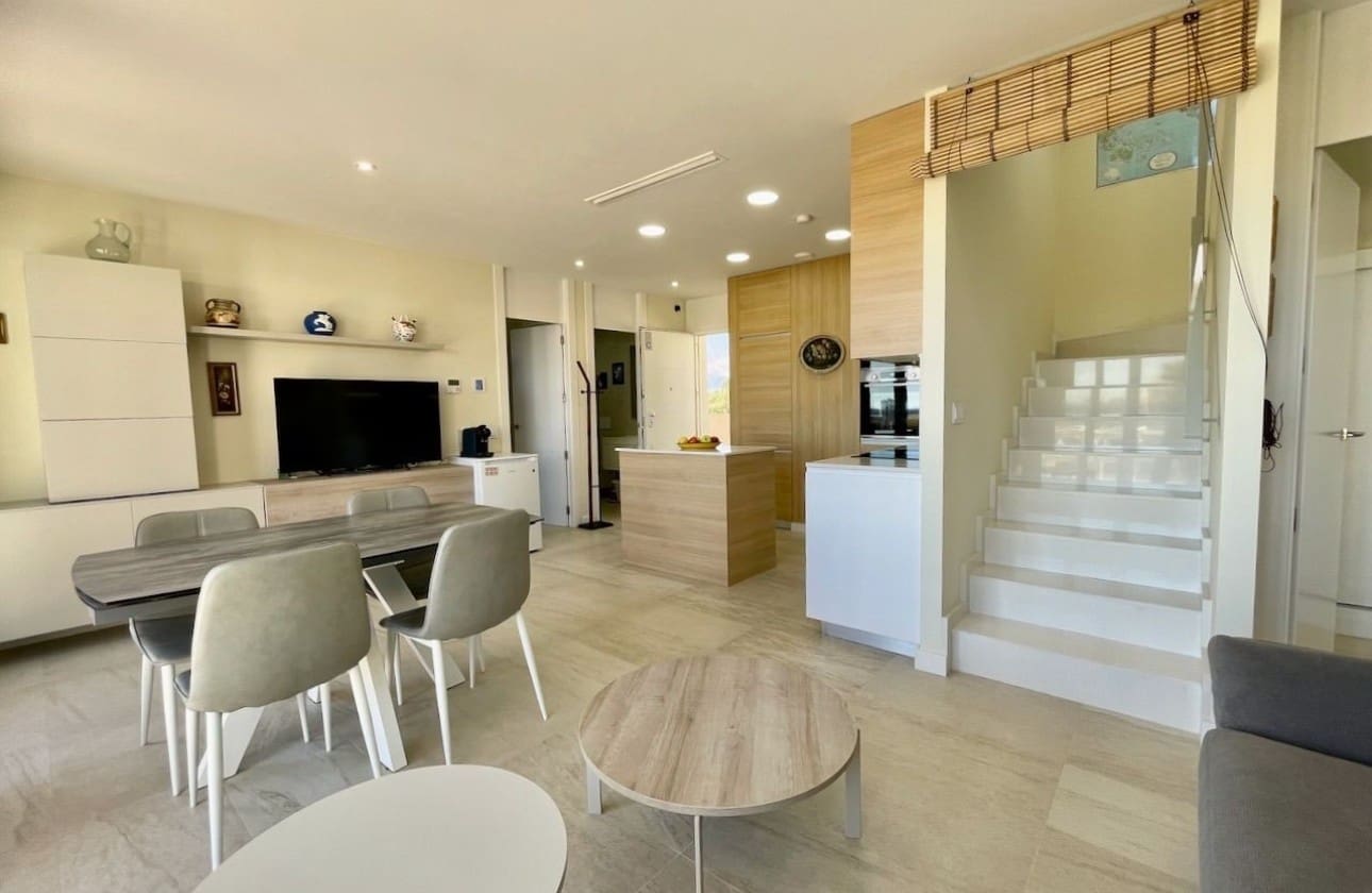 Ático de 3 habitaciones en Finestrat en venta con piscina garaje - 550.000 € (Ref: 9800965)