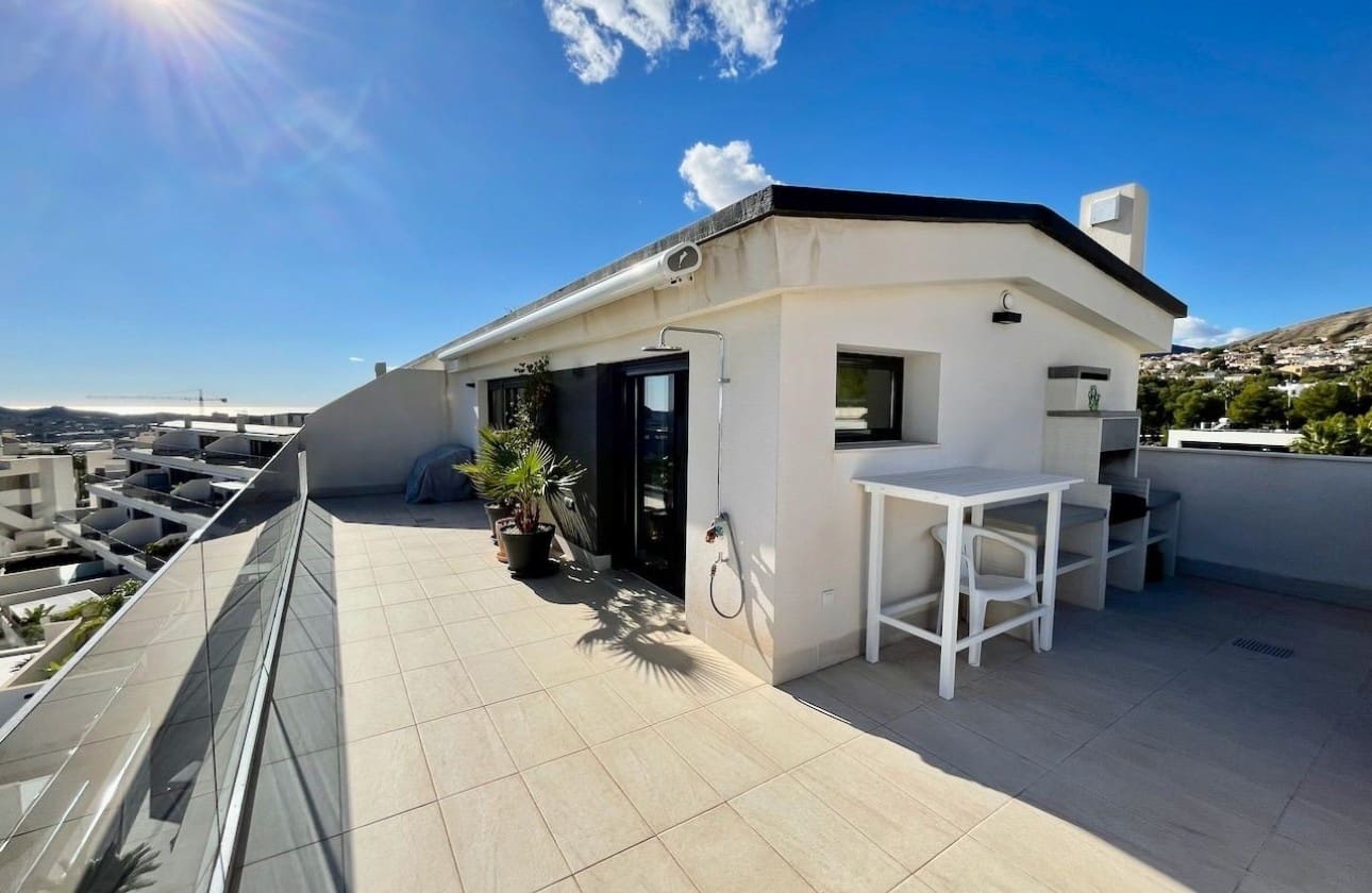 Ático de 3 habitaciones en Finestrat en venta con piscina garaje - 550.000 € (Ref: 9800965)