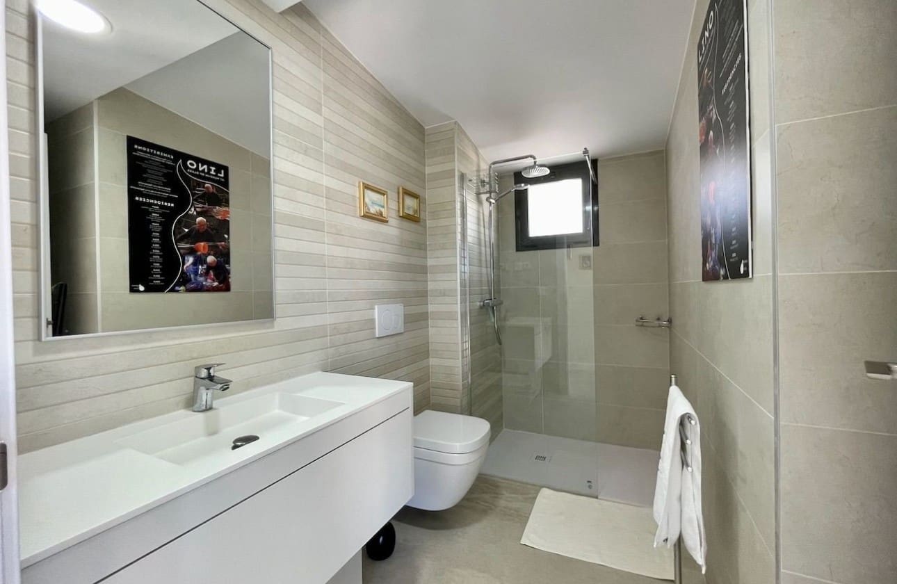 Ático de 3 habitaciones en Finestrat en venta con piscina garaje - 550.000 € (Ref: 9800965)