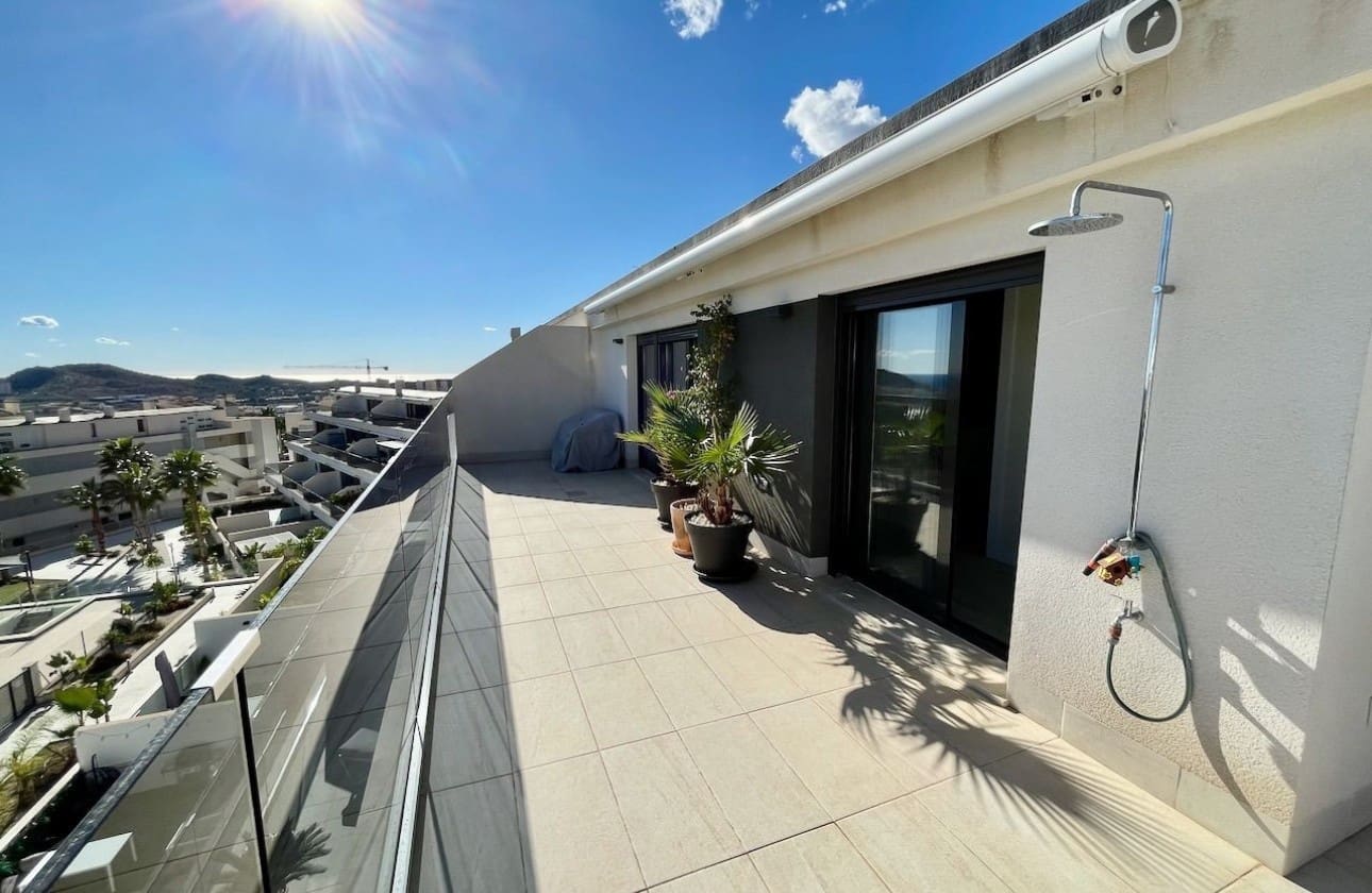 Ático de 3 habitaciones en Finestrat en venta con piscina garaje - 550.000 € (Ref: 9800965)