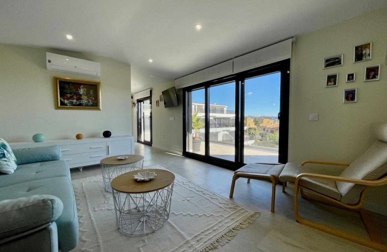 Ático de 3 habitaciones en Finestrat en venta con piscina garaje - 550.000 € (Ref: 9800965)