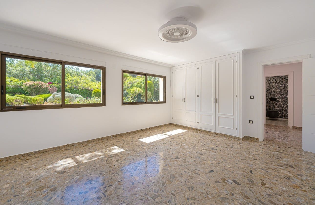 7 bedroom Villa for sale in Alfaz del Pi / L'Alfas del Pi with pool garage - € 1,049,900 (Ref: 9821840)