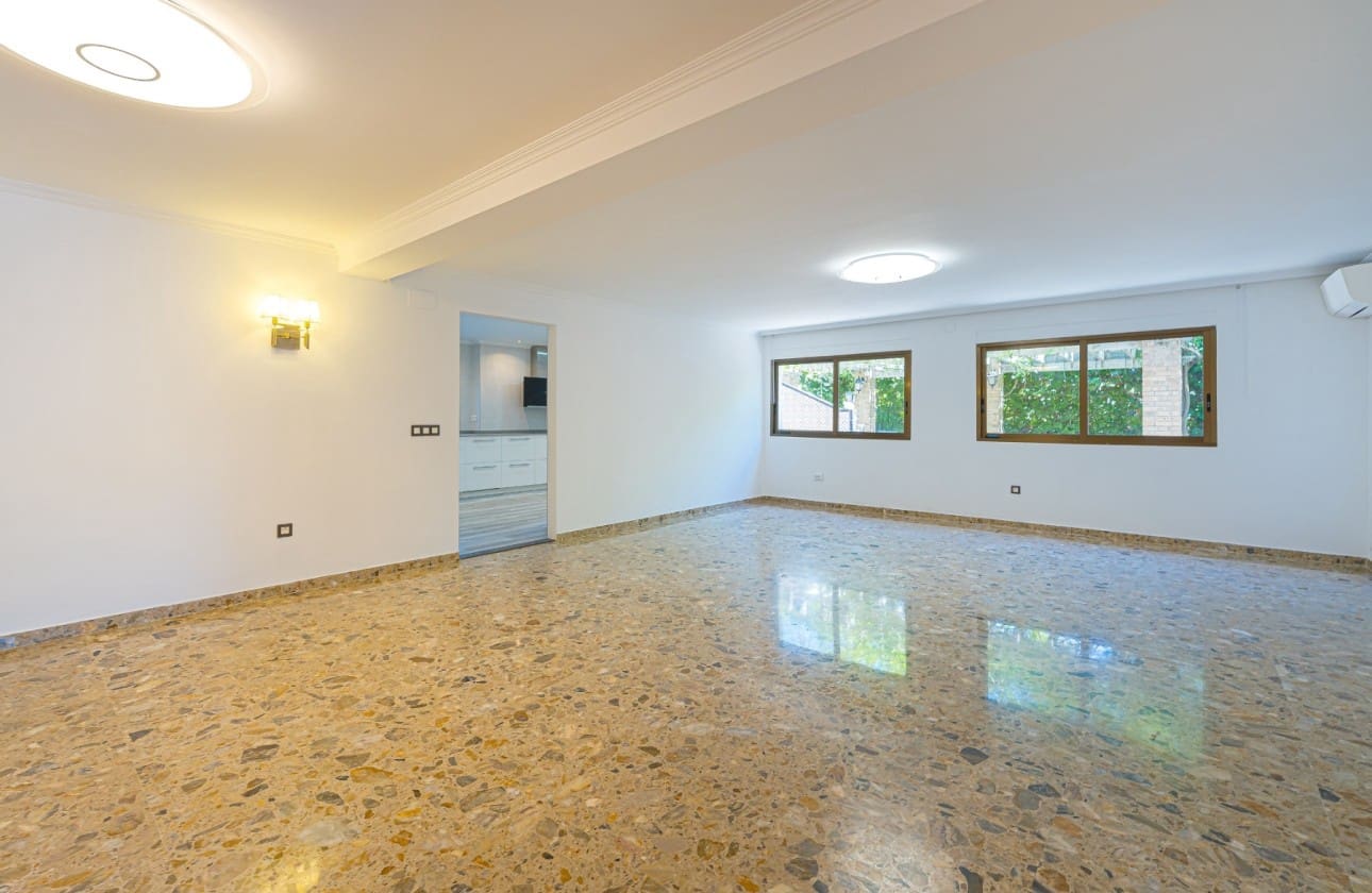 7 bedroom Villa for sale in Alfaz del Pi / L'Alfas del Pi with pool garage - € 1,049,900 (Ref: 9821840)