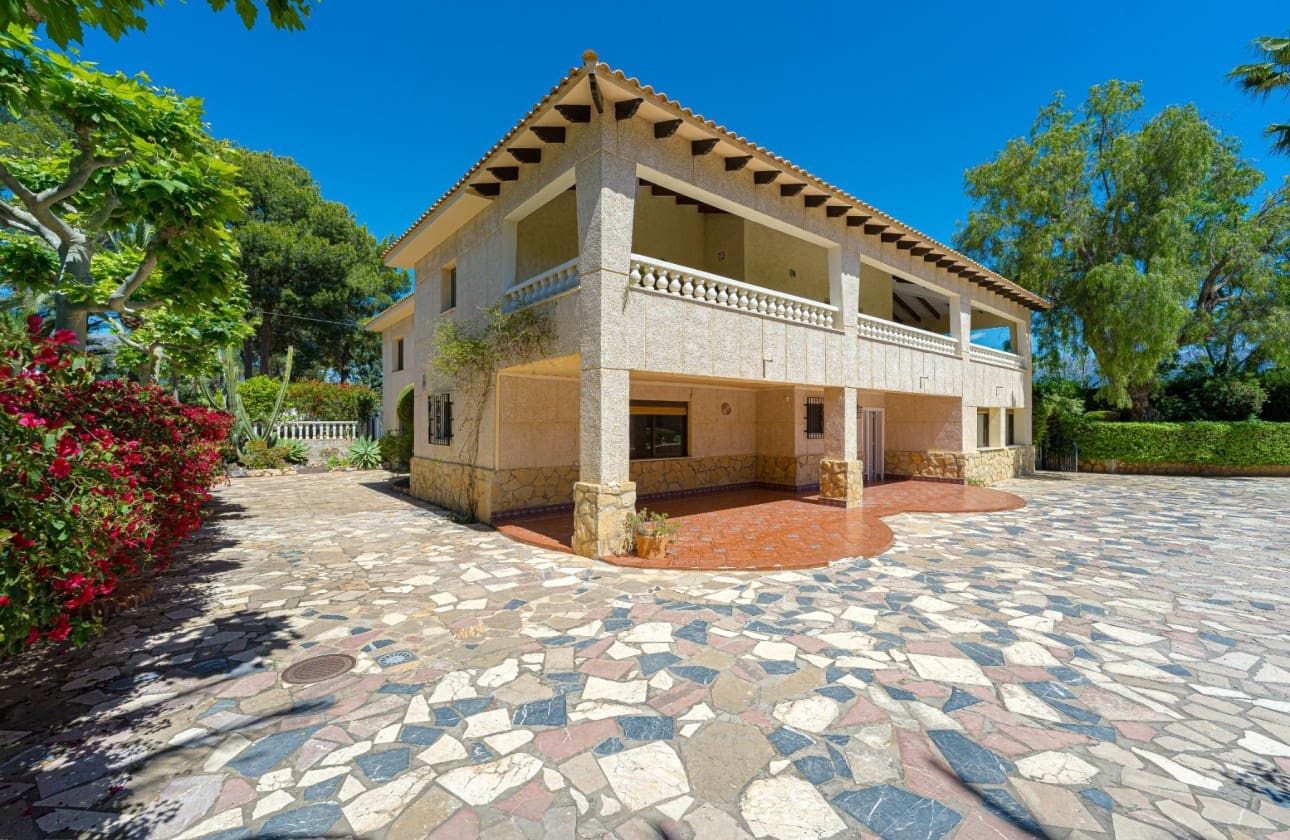 7 bedroom Villa for sale in Alfaz del Pi / L'Alfas del Pi with pool garage - € 1,049,900 (Ref: 9821840)