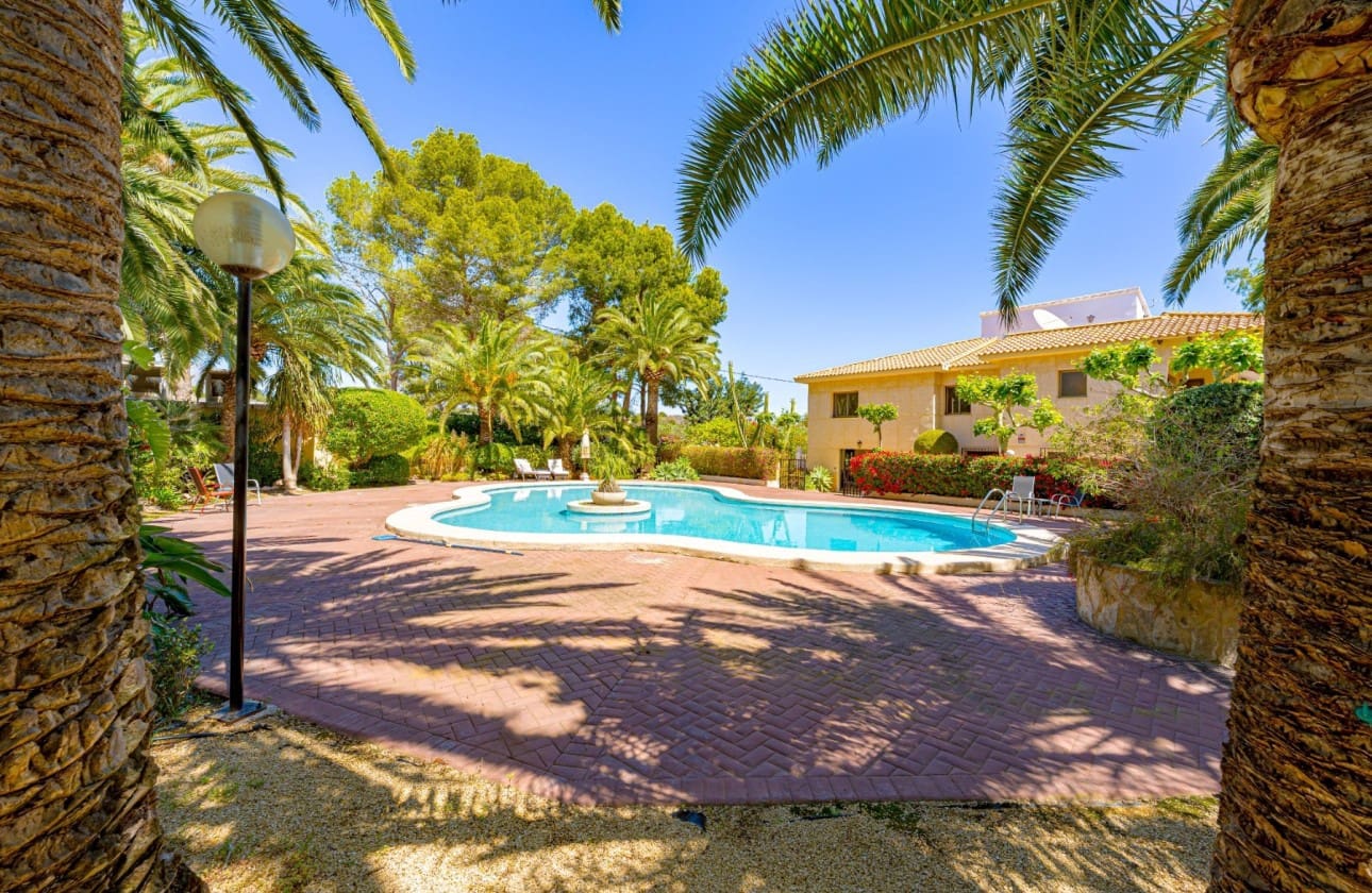7 bedroom Villa for sale in Alfaz del Pi / L'Alfas del Pi with pool garage - € 1,049,900 (Ref: 9821840)