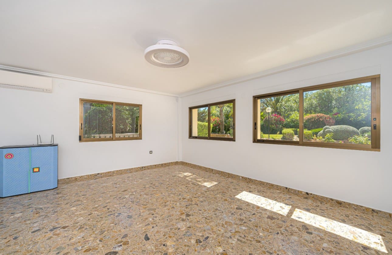 7 soveværelse Finca/Landehus til salg i Alfaz del Pi / L'Alfas del Pi med swimmingpool garage - € 1.049.900 (Ref: 9821841)