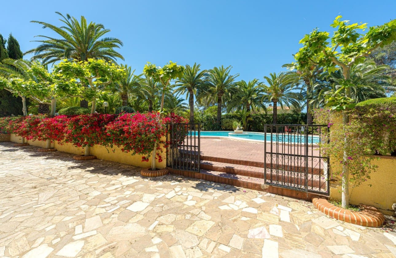 7 soveværelse Finca/Landehus til salg i Alfaz del Pi / L'Alfas del Pi med swimmingpool garage - € 1.049.900 (Ref: 9821841)
