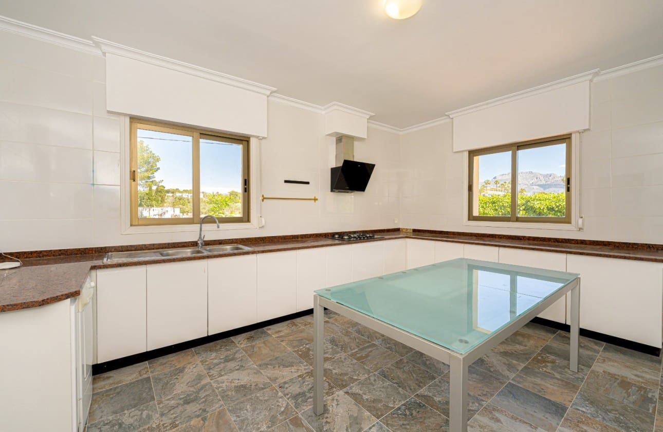 7 soveværelse Finca/Landehus til salg i Alfaz del Pi / L'Alfas del Pi med swimmingpool garage - € 1.049.900 (Ref: 9821841)