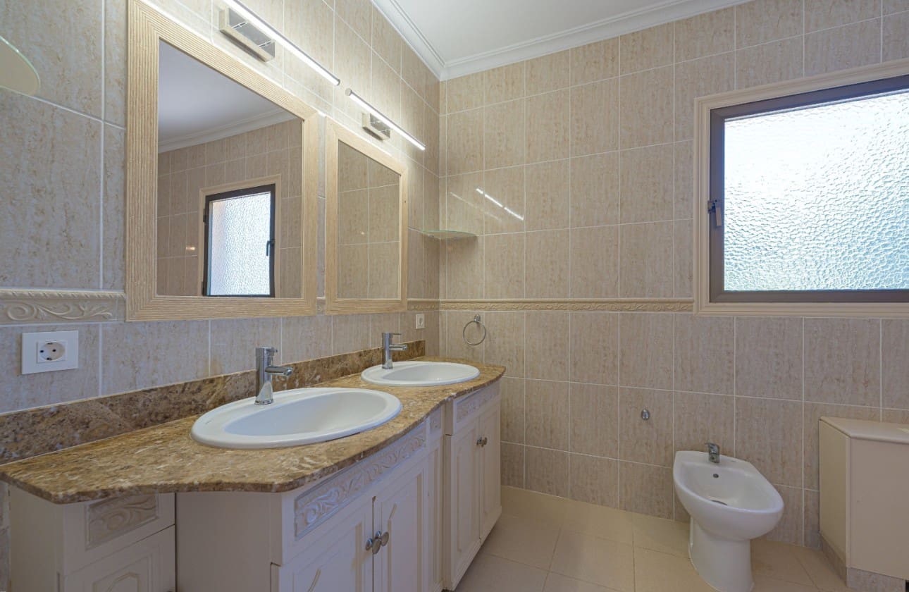 7 soveværelse Finca/Landehus til salg i Alfaz del Pi / L'Alfas del Pi med swimmingpool garage - € 1.049.900 (Ref: 9821841)