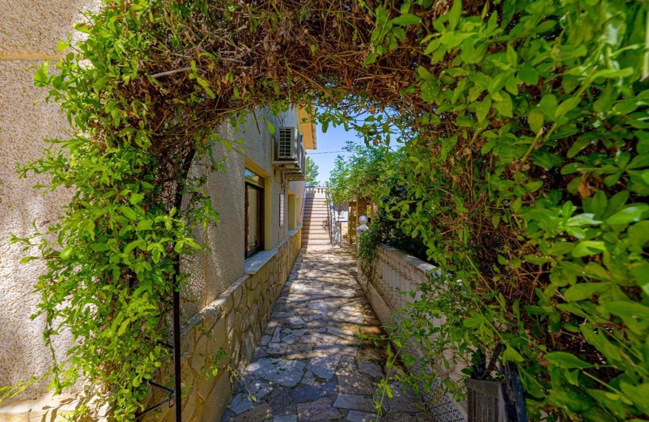 7 soveværelse Finca/Landehus til salg i Alfaz del Pi / L'Alfas del Pi med swimmingpool garage - € 1.049.900 (Ref: 9821841)
