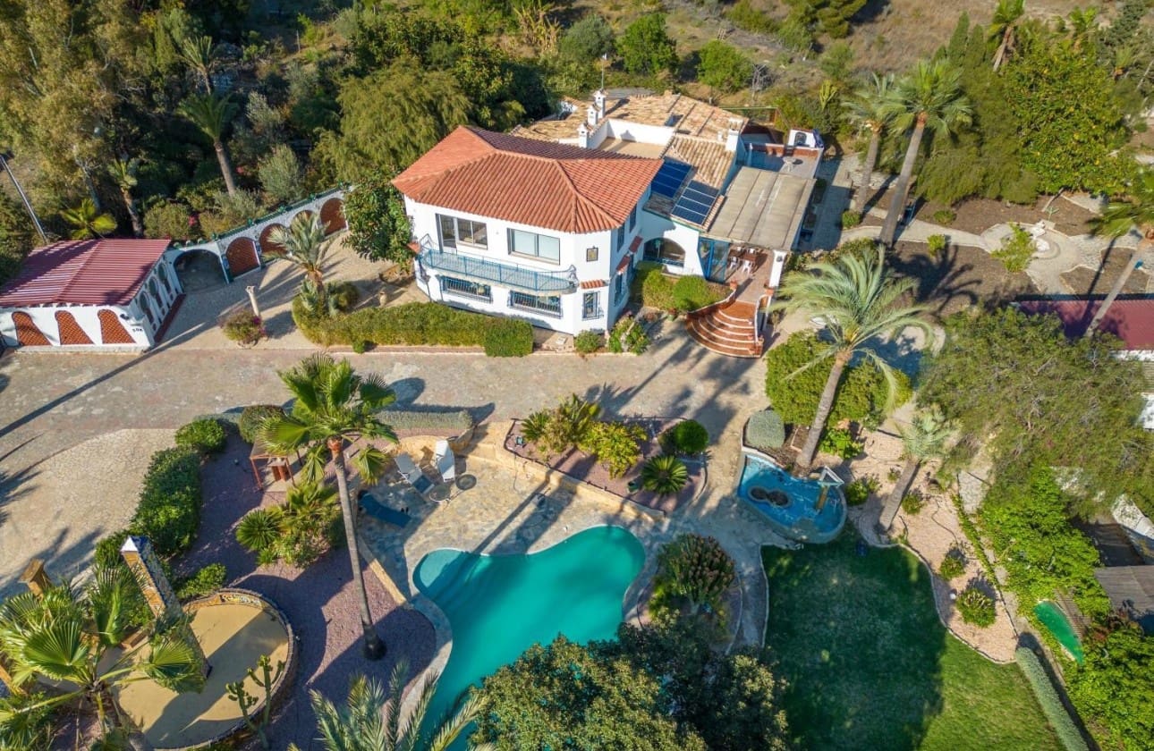 5 soveværelse Finca/Landehus til salg i Alfaz del Pi / L'Alfas del Pi med swimmingpool garage - € 995.000 (Ref: 9824527)