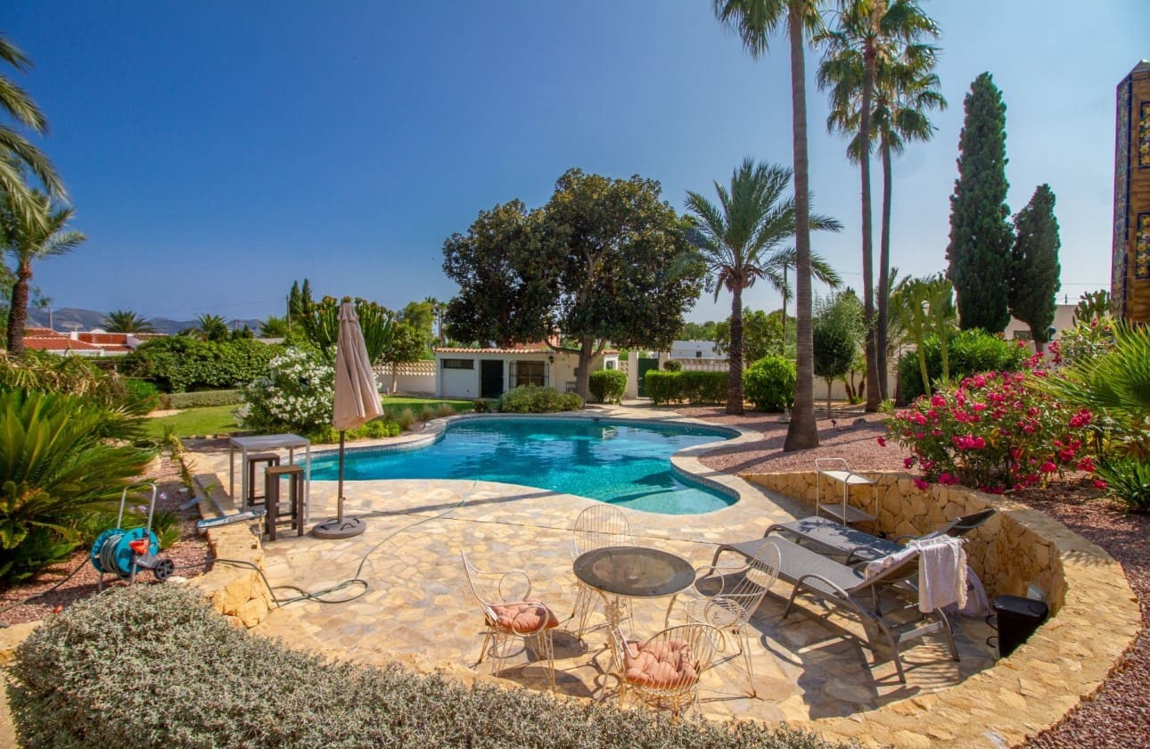 5 soveværelse Finca/Landehus til salg i Alfaz del Pi / L'Alfas del Pi med swimmingpool garage - € 995.000 (Ref: 9824527)