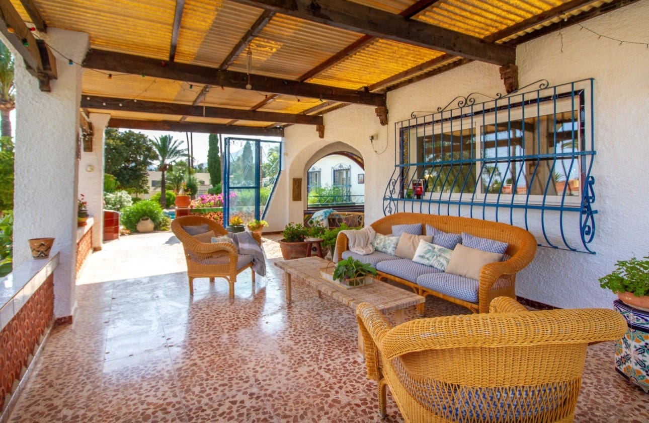 5 soveværelse Finca/Landehus til salg i Alfaz del Pi / L'Alfas del Pi med swimmingpool garage - € 995.000 (Ref: 9824527)