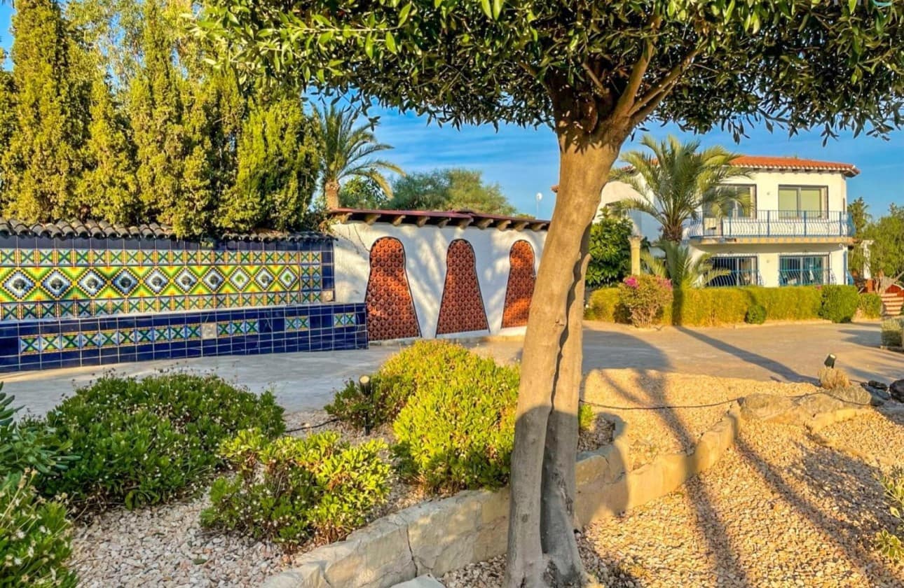 5 soveværelse Finca/Landehus til salg i Alfaz del Pi / L'Alfas del Pi med swimmingpool garage - € 995.000 (Ref: 9824527)