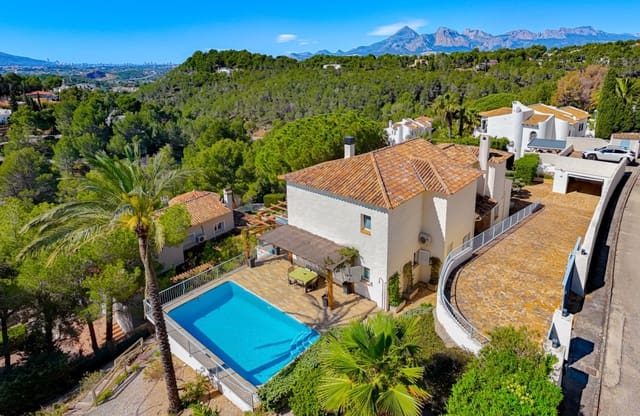 3 bedroom Villa for sale in Alhama Springs, Altea with pool garage - € 950,000 (Ref: 9838785)