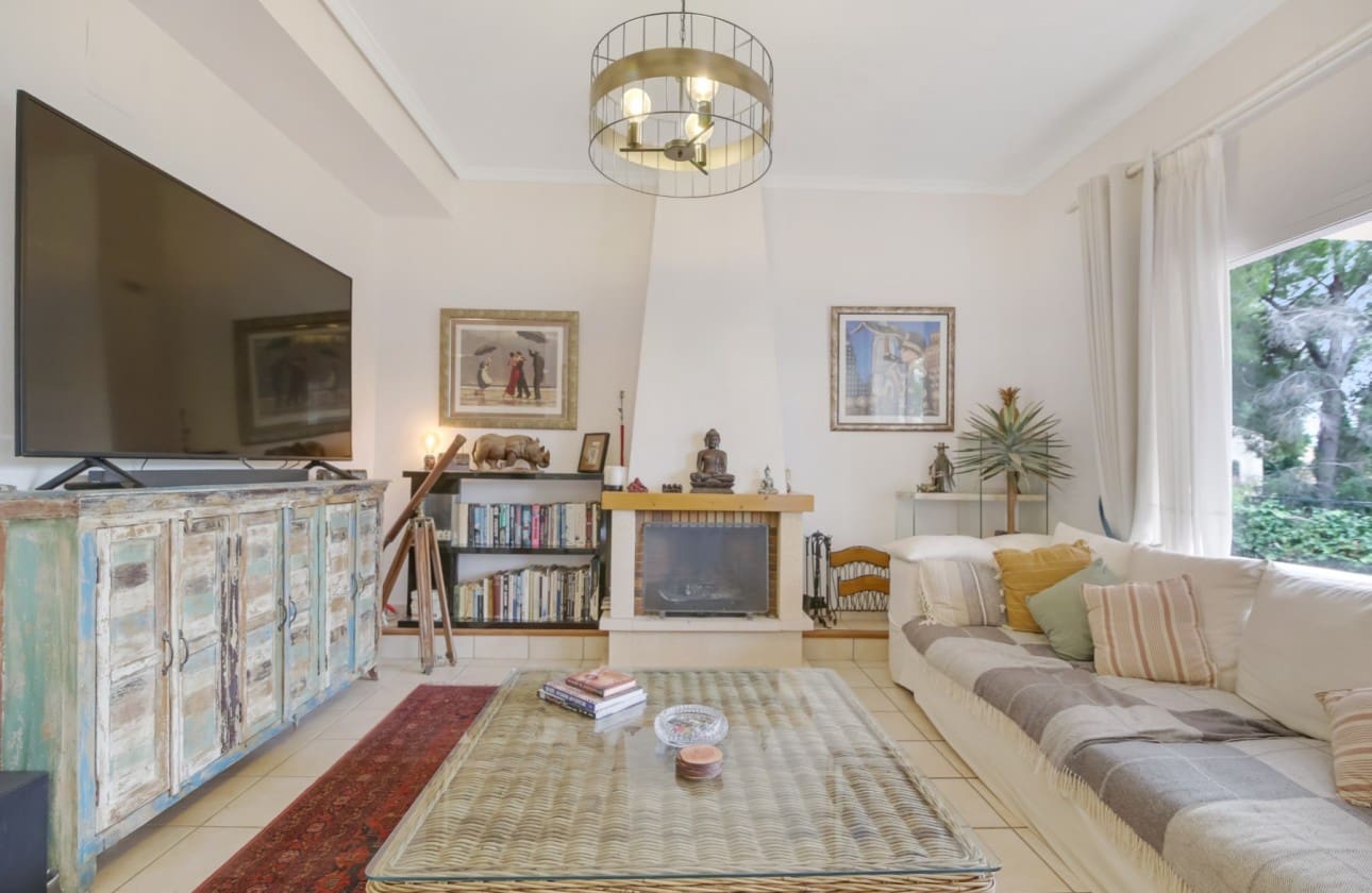 3 sypialnia Willa na sprzedaż w Altea z basenem garażem - 620 000 € (Ref: 9895642)